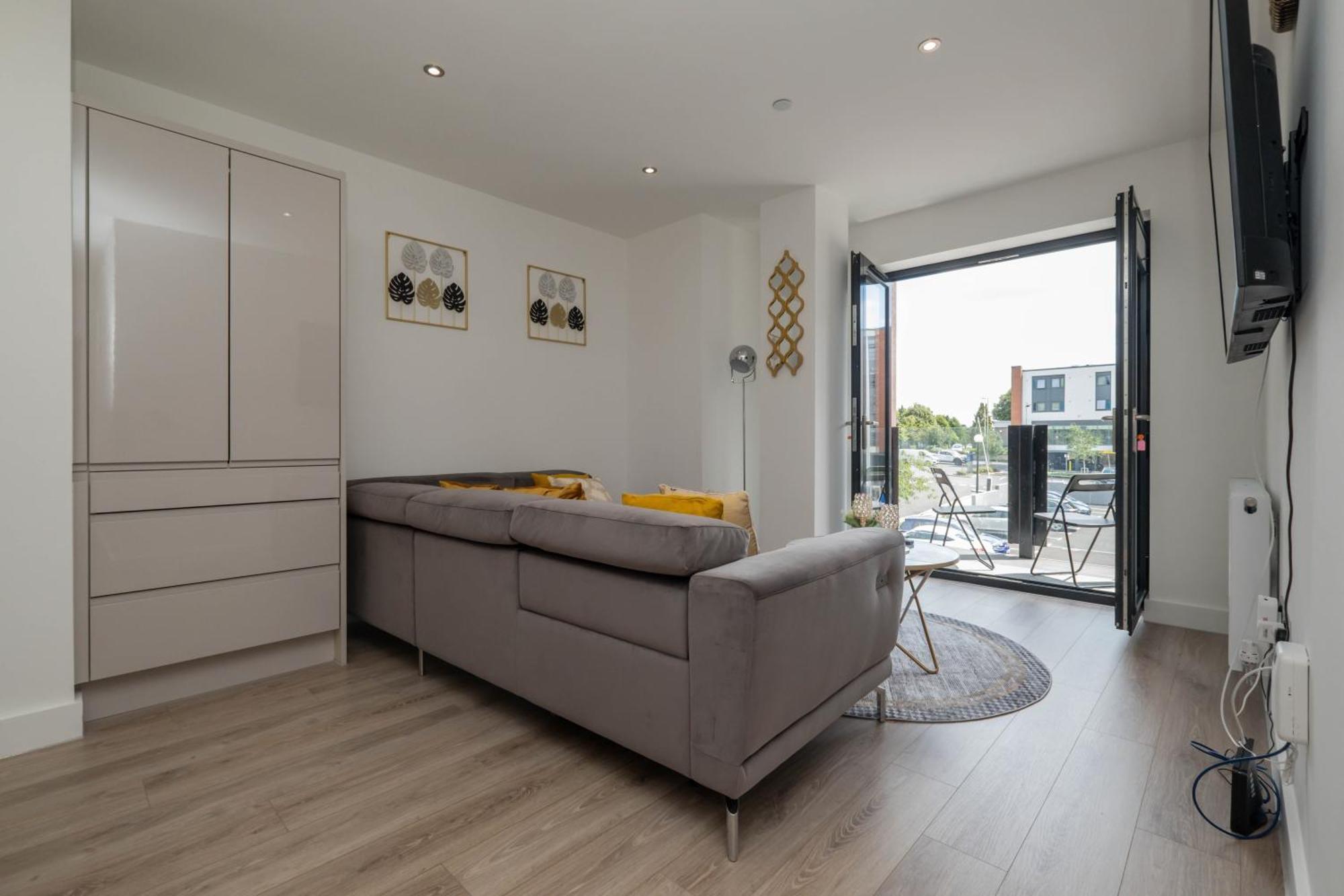 Apartment Brand New 2 Bedroom Centre Of Solihull